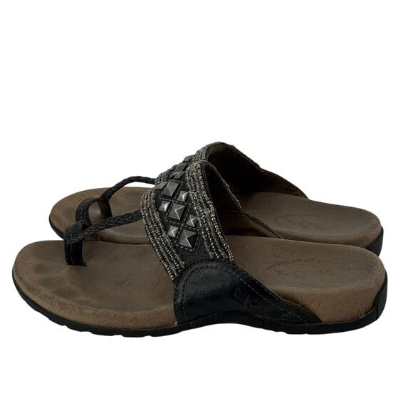 Taos Genie Black Metallic Embellished Toe Thong Sandals Womens Size 6 Comfort - Picture 8 of 11